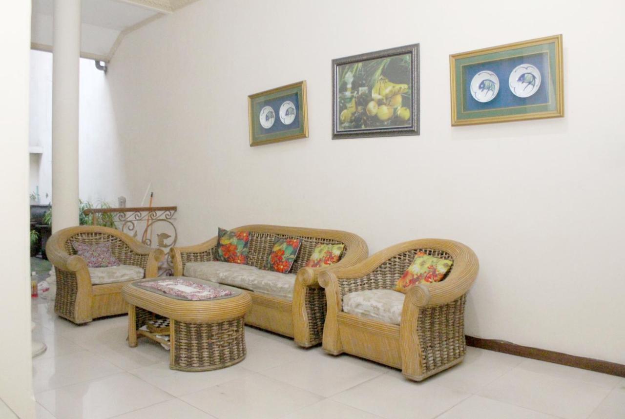 Tirto 27 Homestay Yogyakarta Extérieur photo
